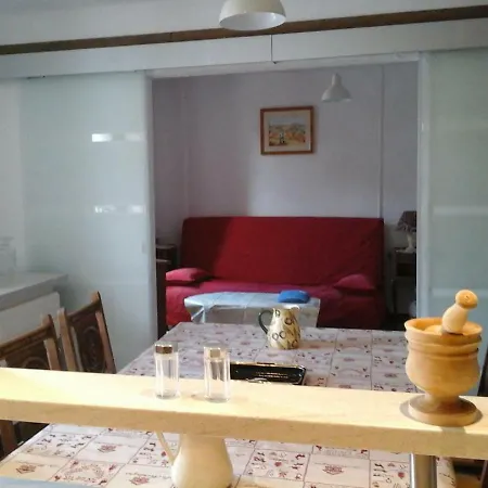 Les Millefonds Apartment *